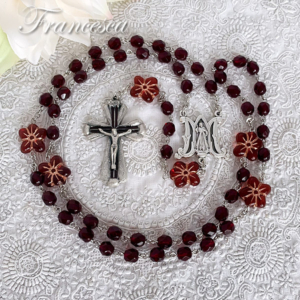赤い花のロザリオ Rosary with Czech beads – Red Flower