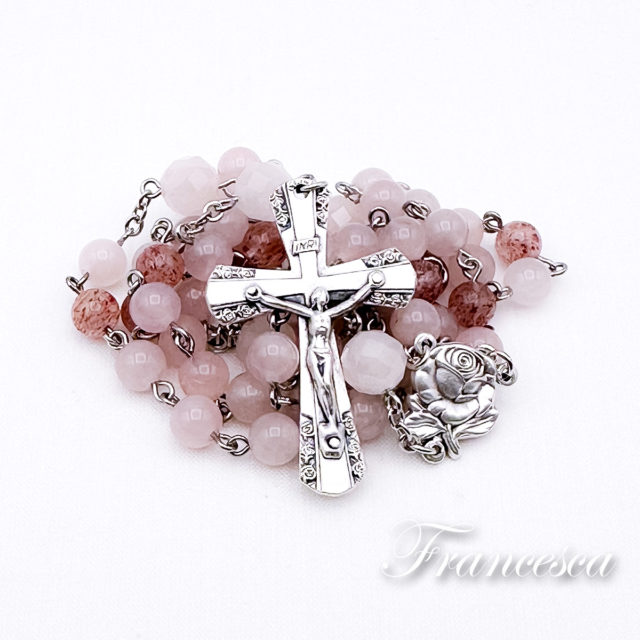 ローズクォーツ 小さなバラの庭のロザリオ