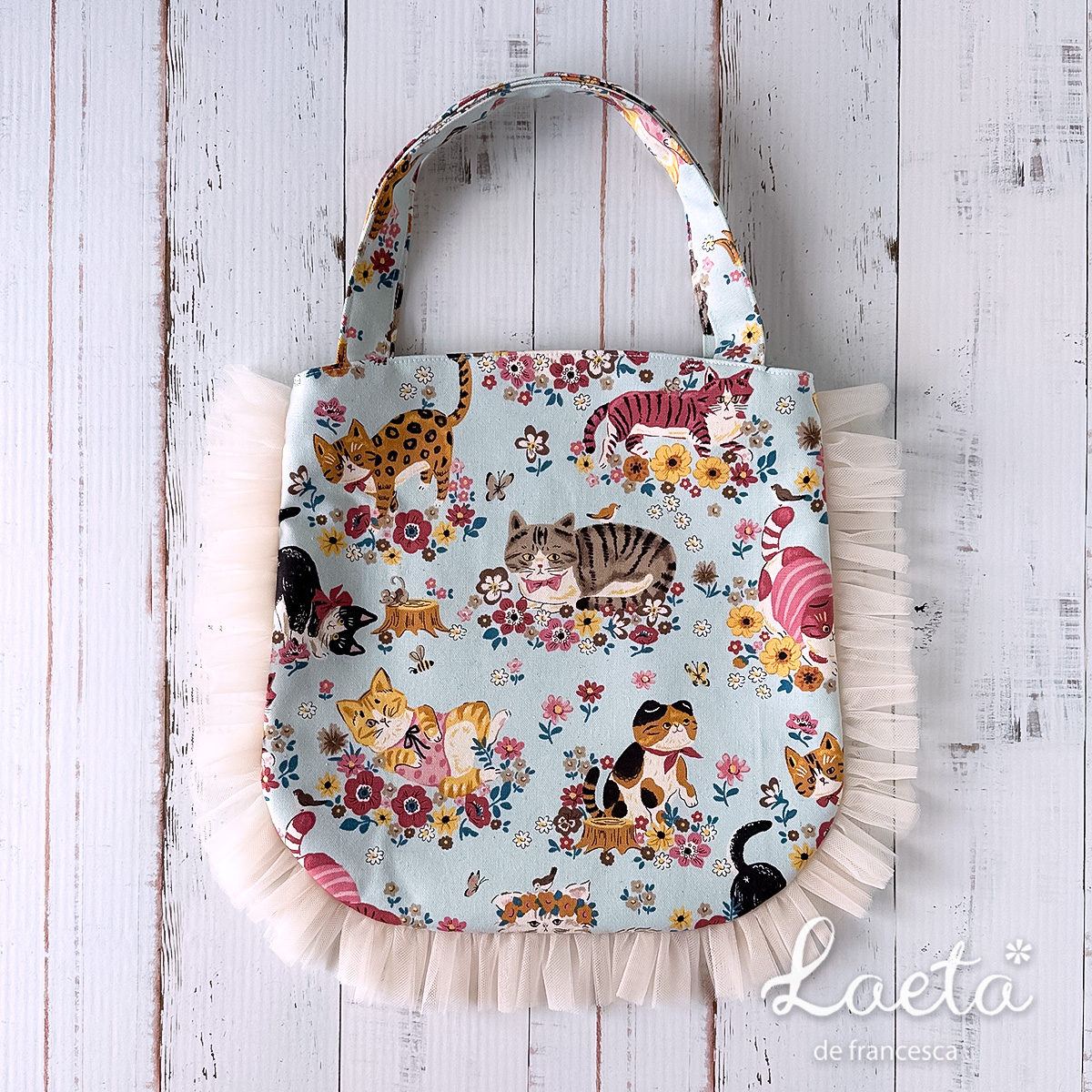 ちょっとそこまでバッグ 猫と花Mサイズ　ブルー